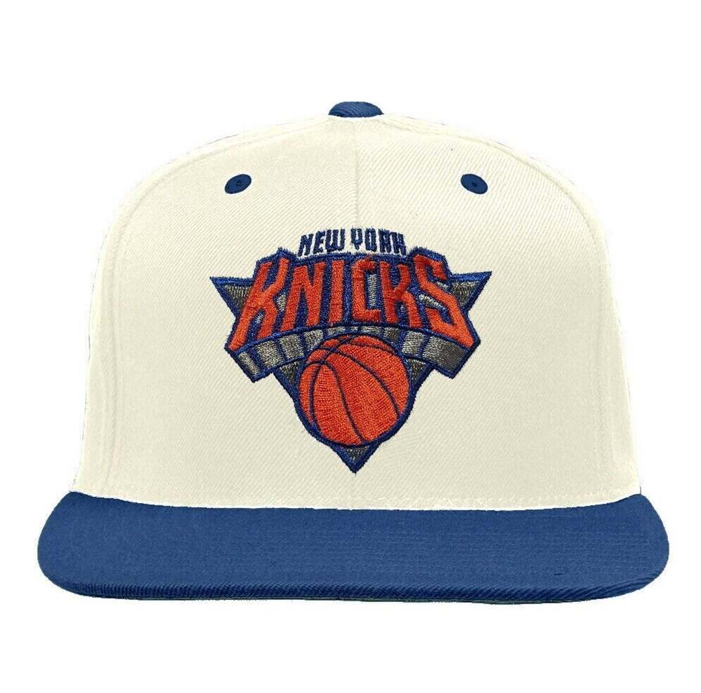 adidas Vintage New York Knicks White/Blue Primary Logo Snapback Hat - NWT